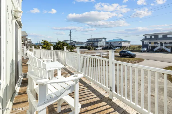 $1,050,000 | 2106 Ocean Drive, Emerald Isle, NC 28594