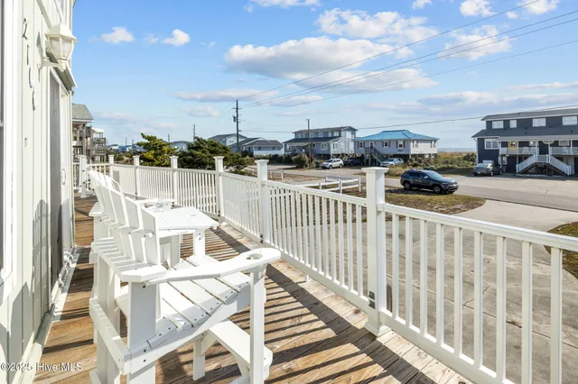 $1,075,000 | 2106 Ocean Drive, Emerald Isle, NC 28594