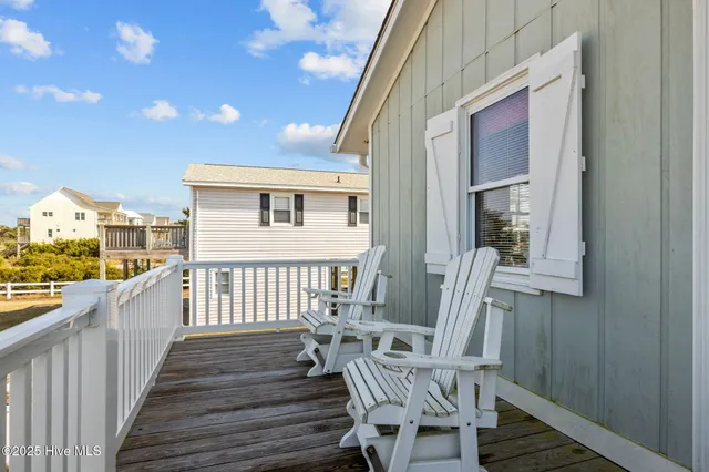 $1,075,000 | 2106 Ocean Drive, Emerald Isle, NC 28594