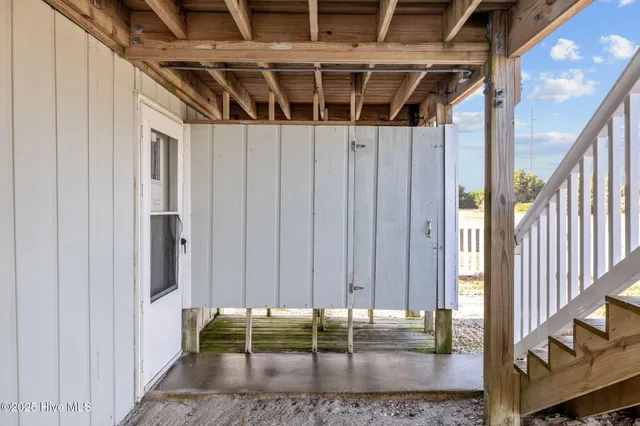 $1,075,000 | 2106 Ocean Drive, Emerald Isle, NC 28594