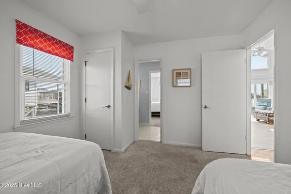 $1,050,000 | 2106 Ocean Drive, Emerald Isle, NC 28594