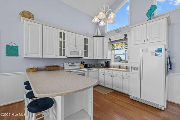 $1,050,000 | 2106 Ocean Drive, Emerald Isle, NC 28594