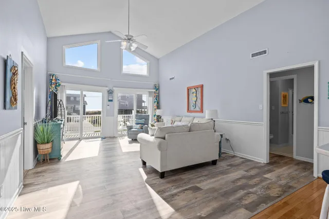 $1,075,000 | 2106 Ocean Drive, Emerald Isle, NC 28594