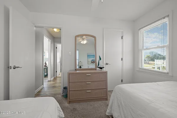 $1,050,000 | 2106 Ocean Drive, Emerald Isle, NC 28594