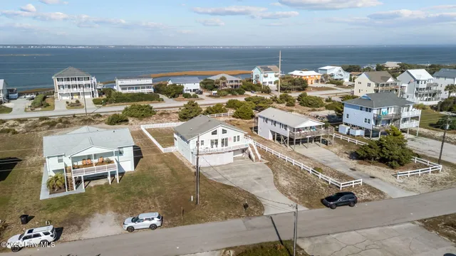 $1,075,000 | 2106 Ocean Drive, Emerald Isle, NC 28594