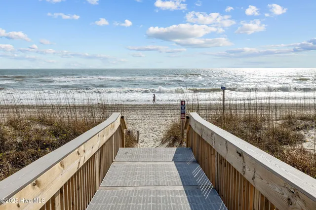 $1,075,000 | 2106 Ocean Drive, Emerald Isle, NC 28594