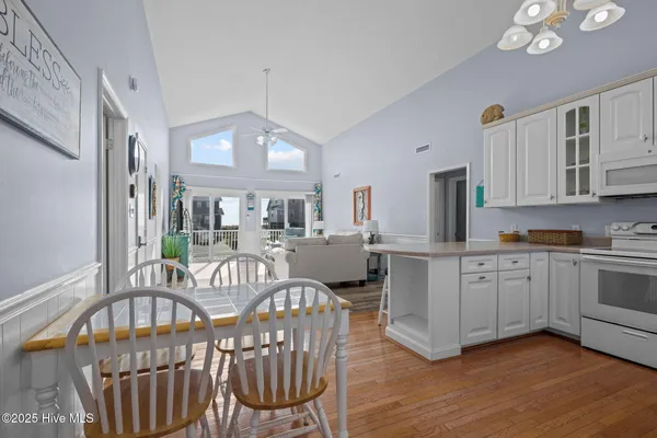 $1,050,000 | 2106 Ocean Drive, Emerald Isle, NC 28594