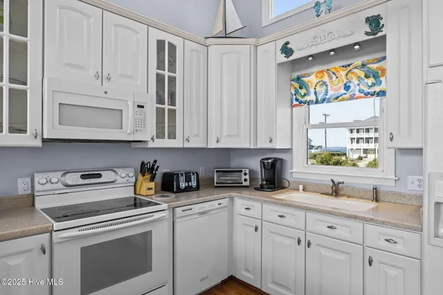 $1,075,000 | 2106 Ocean Drive, Emerald Isle, NC 28594