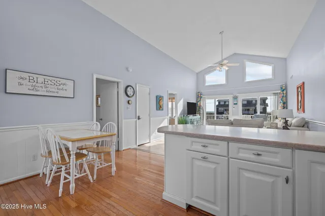 $1,075,000 | 2106 Ocean Drive, Emerald Isle, NC 28594