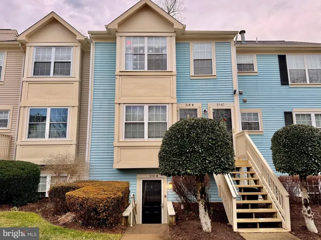 $2,000 | 214 A Fernwood Place, Warrenton, VA 20186