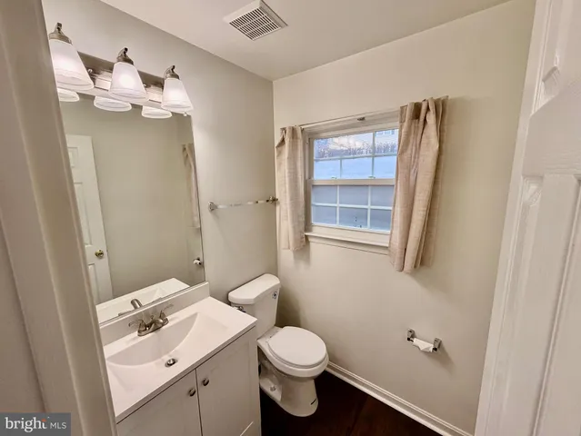 $2,000 | 214 A Fernwood Place, Warrenton, VA 20186