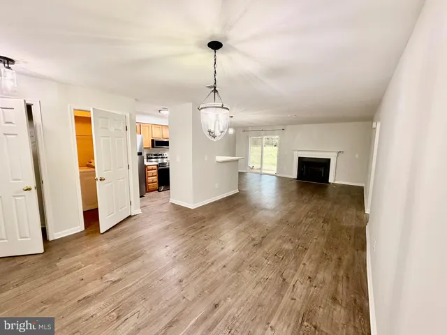 $2,000 | 214 A Fernwood Place, Warrenton, VA 20186