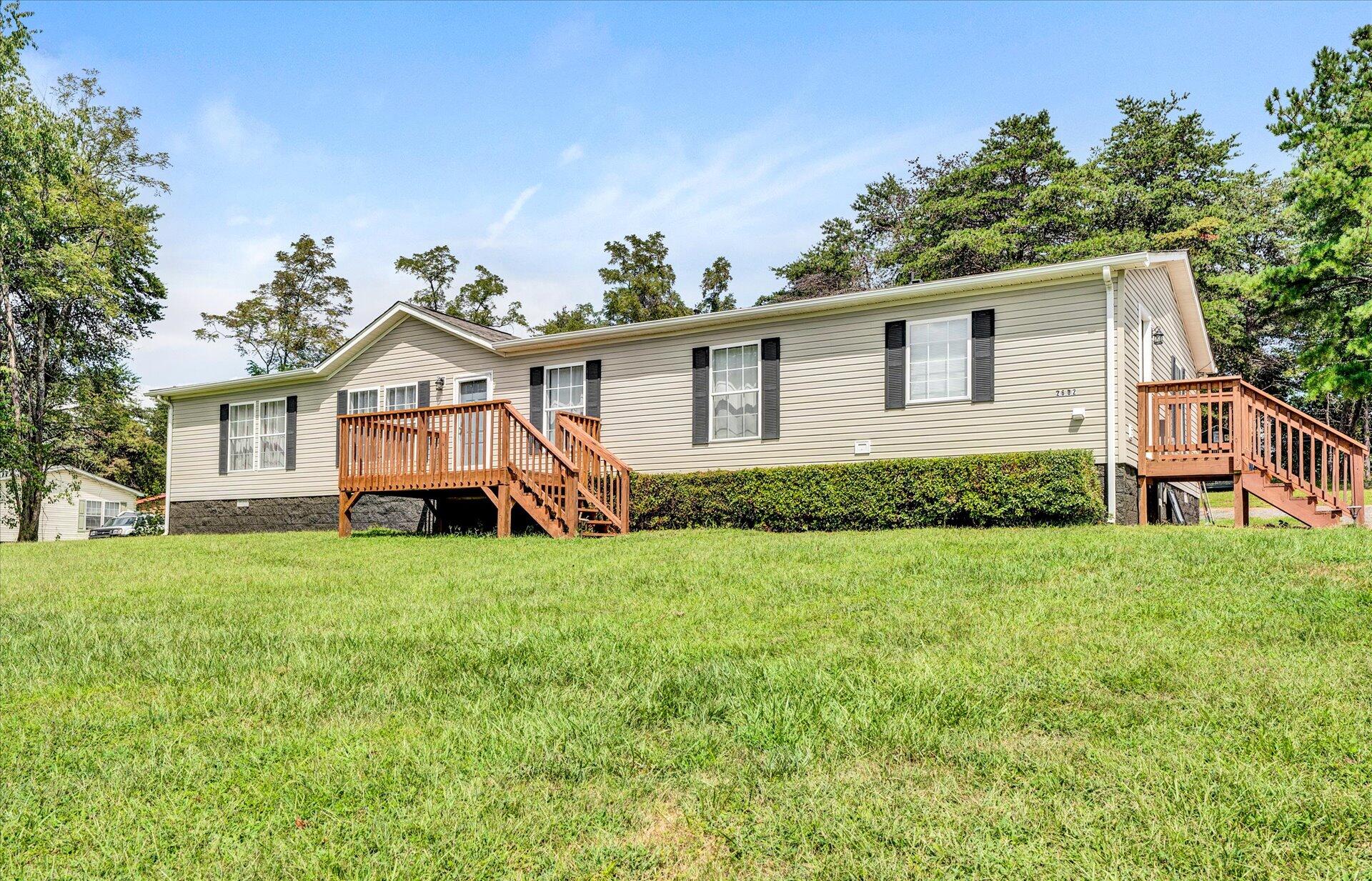 2602 Diamond Hill Road Moneta, VA 24121 - Photo 2 of 20 02-DSC00145