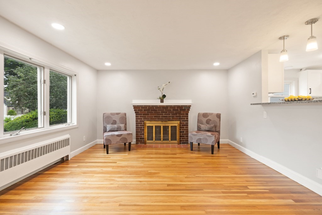 24 Baldwin Road Waltham, MA 02452 - Photo 4 of 31 Gallery Image 4