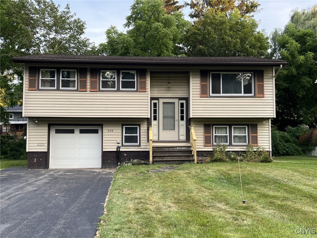 209 Hillbrook Road Camillus, NY 13219 - Photo 1 of 1 Welcome to 209 Hillbrook!