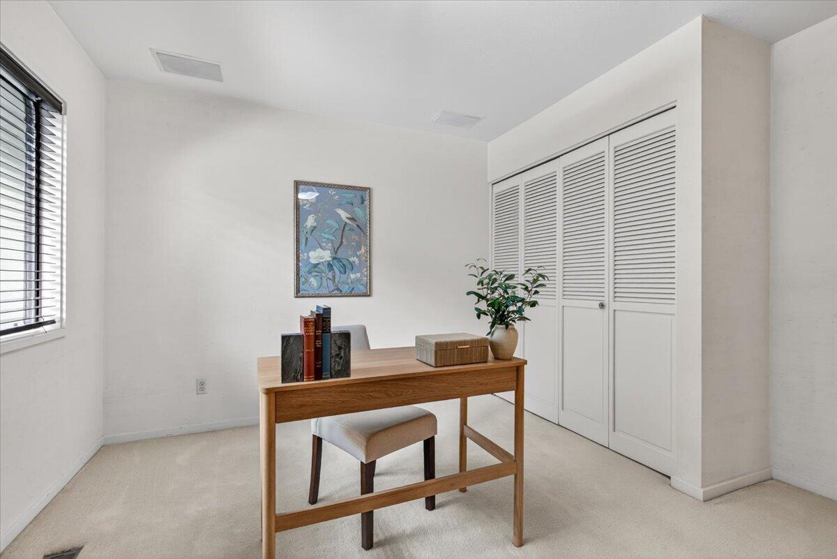 2647 Freedom Way Medford, OR 97504 - Photo 27 of 38 a dining room with furniture and window