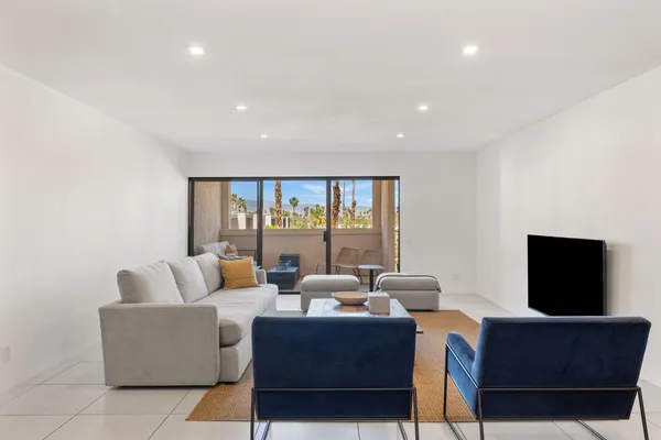 $729,000 | 2696 South Sierra Madre, Unit F14, Palm Springs, CA 92264