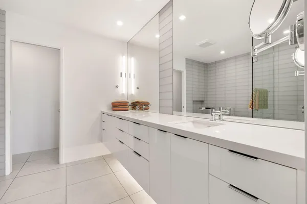 $729,000 | 2696 South Sierra Madre, Unit F14, Palm Springs, CA 92264