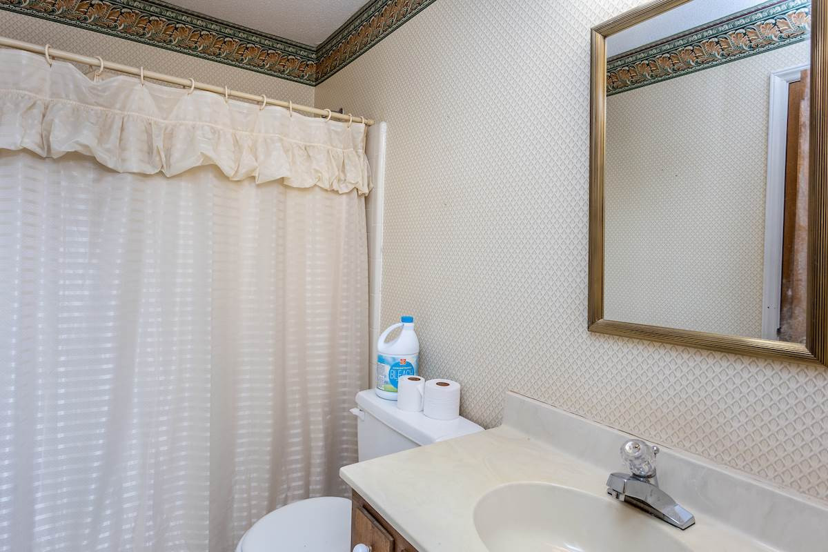 5827 Branchwood Road Raleigh, NC 27609 - Photo 14 of 19 Bathroom 2