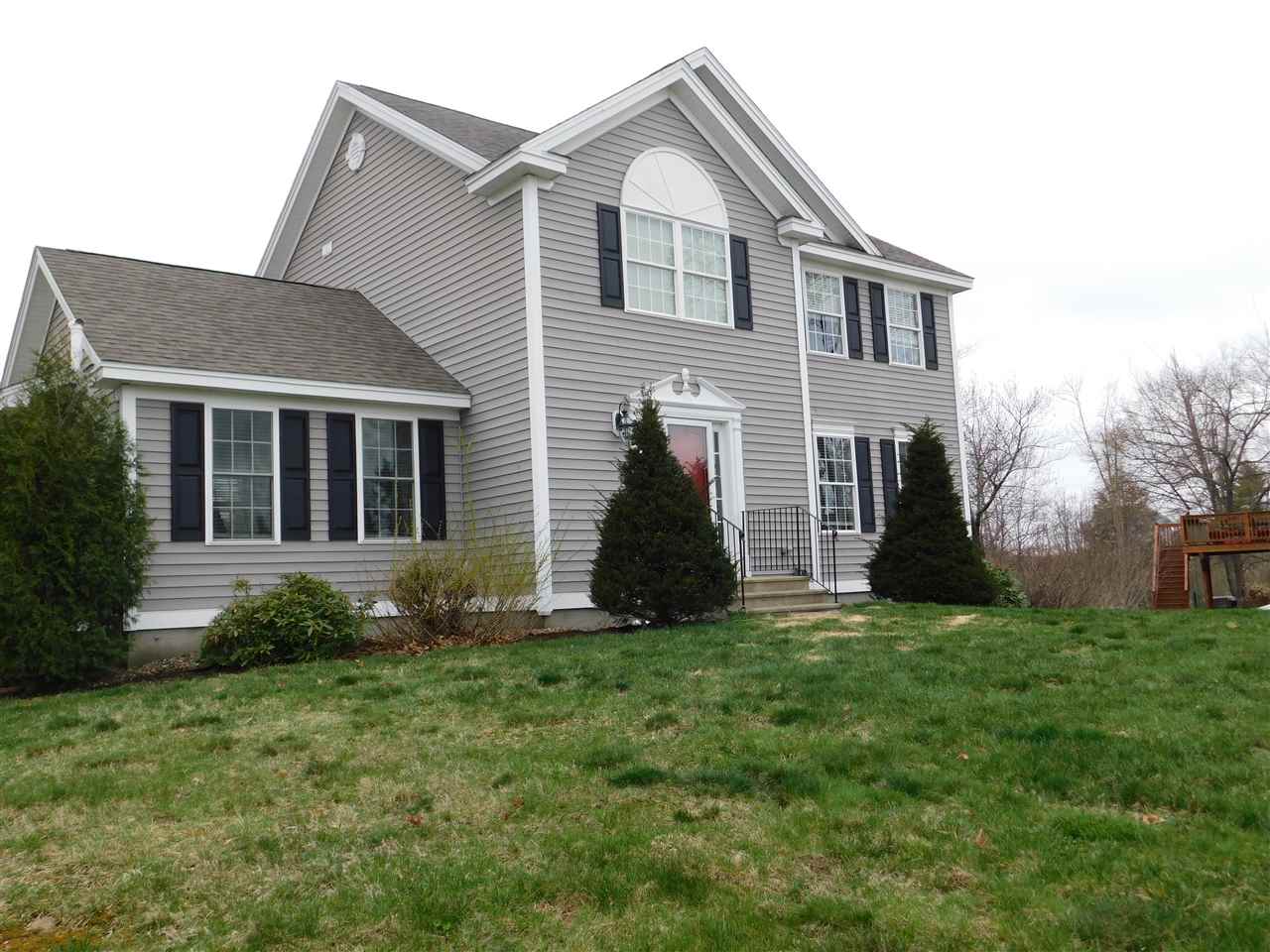 31 Pond Road Raymond, NH 03077 - Photo 2 of 34