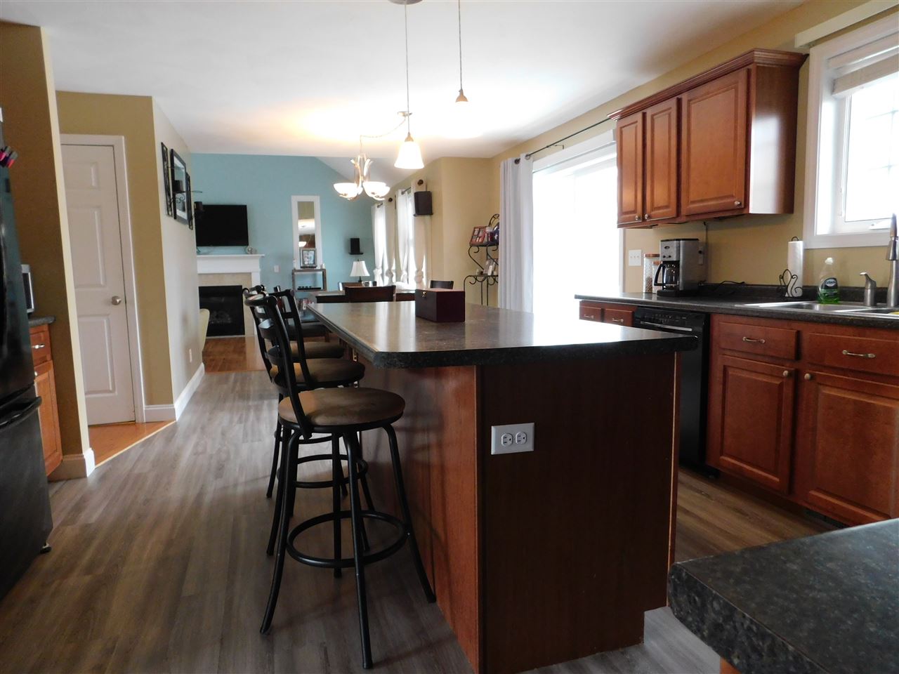 31 Pond Road Raymond, NH 03077 - Photo 5 of 34