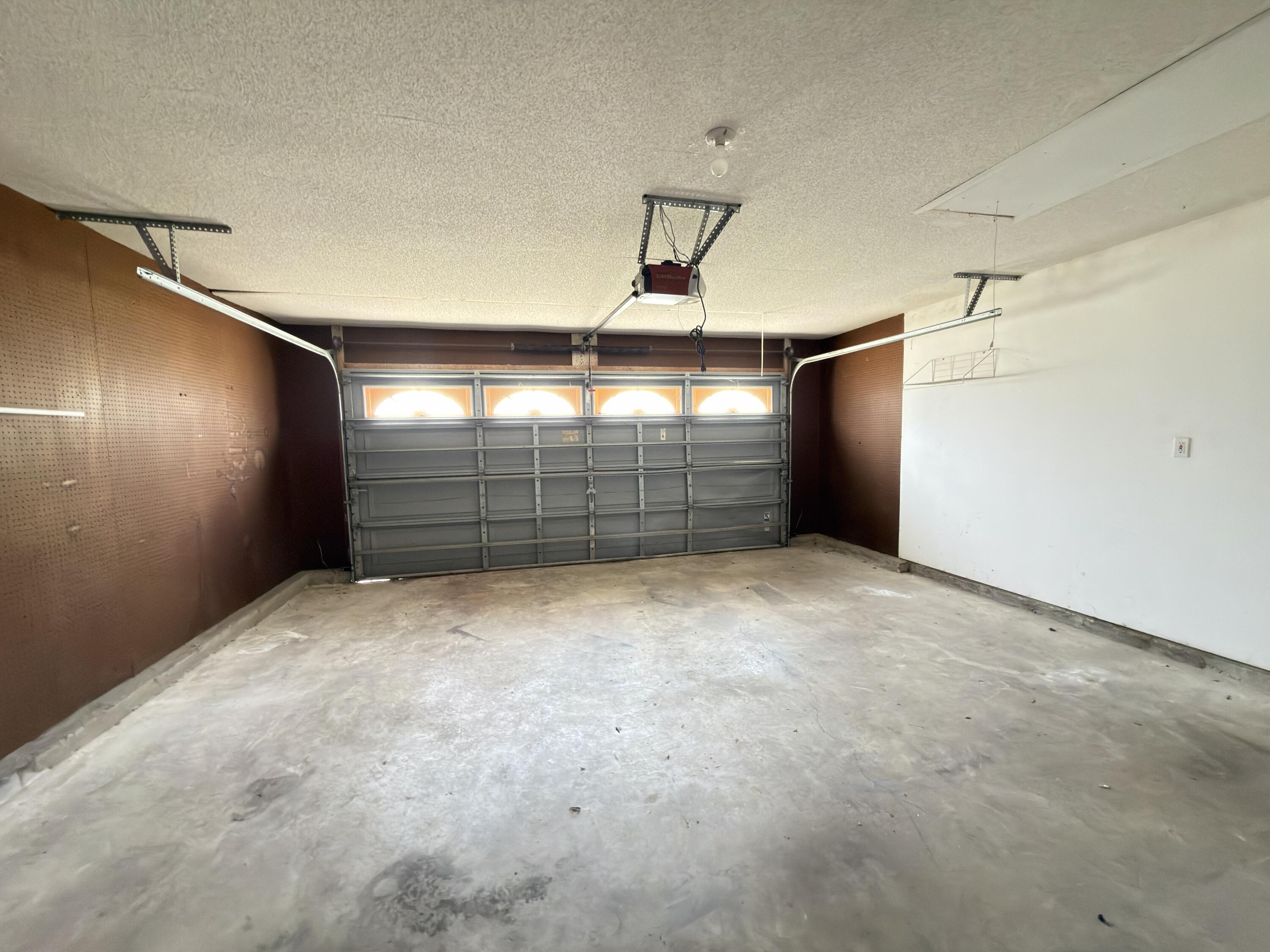 688 Brunson Street Crestview, FL 32536 - Photo 24 of 27 garage