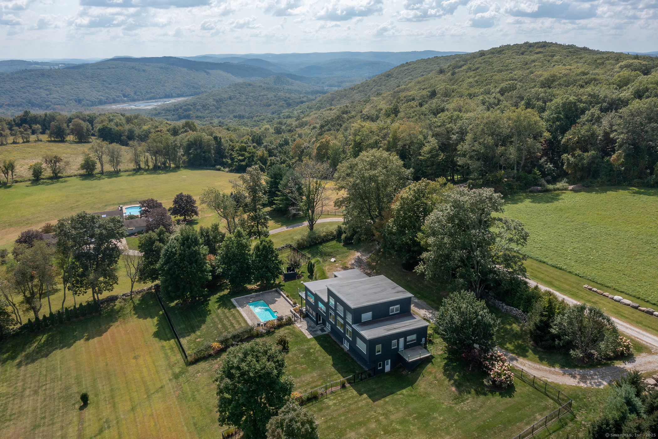 11 Longview Road South Kent, CT 06785 - Photo 4 of 34