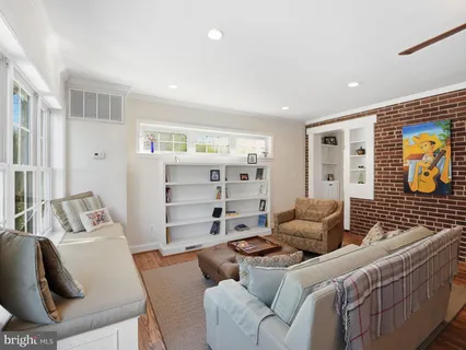 $1,335,000 | 6223 26th Road North, Arlington, VA 22207