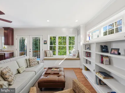 $1,335,000 | 6223 26th Road North, Arlington, VA 22207