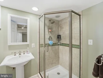 $1,335,000 | 6223 26th Road North, Arlington, VA 22207