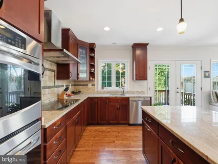 $1,335,000 | 6223 26th Road North, Arlington, VA 22207