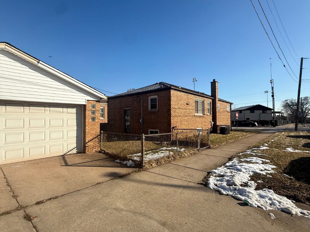12484 South Michigan Avenue Chicago, IL 60628 - Photo 3 of 15