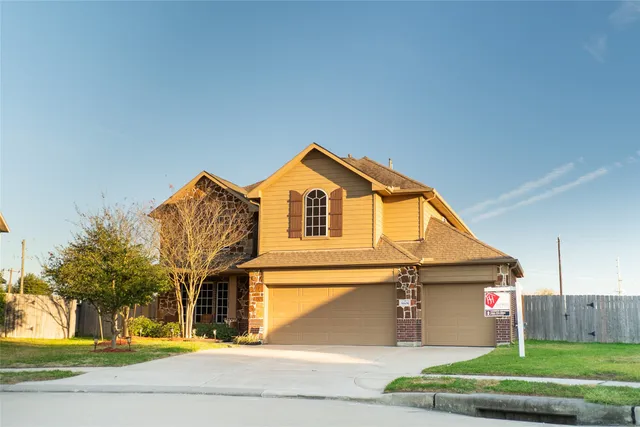 $449,999 | 8606 Morning Dove Lane, Baytown, TX 77521