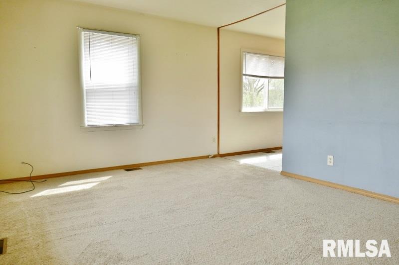 5313 North Hamilton Road Peoria, IL 61614 - Photo 3 of 17 Gallery Image 3