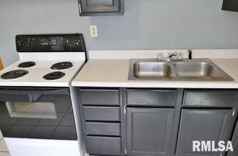 5313 North Hamilton Road Peoria, IL 61614 - Photo 6 of 17 Gallery Image 6