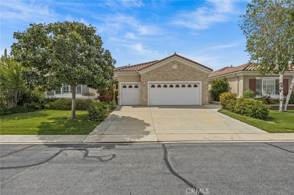 979 Ironwood Road Beaumont, CA 92223 - Photo 1 of 42
