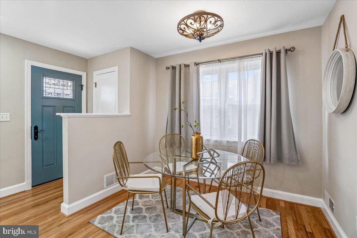10006 Portland Place Silver Spring, MD 20901 - Photo 20 of 41 Dining Area