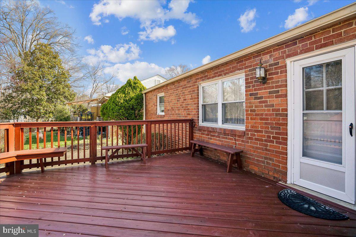 10006 Portland Place Silver Spring, MD 20901 - Photo 9 of 41 Deck
