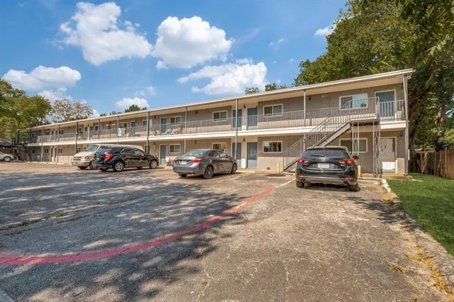 $1,025 | 1505 West Lovers Lane, Unit 20, Arlington, TX 76013