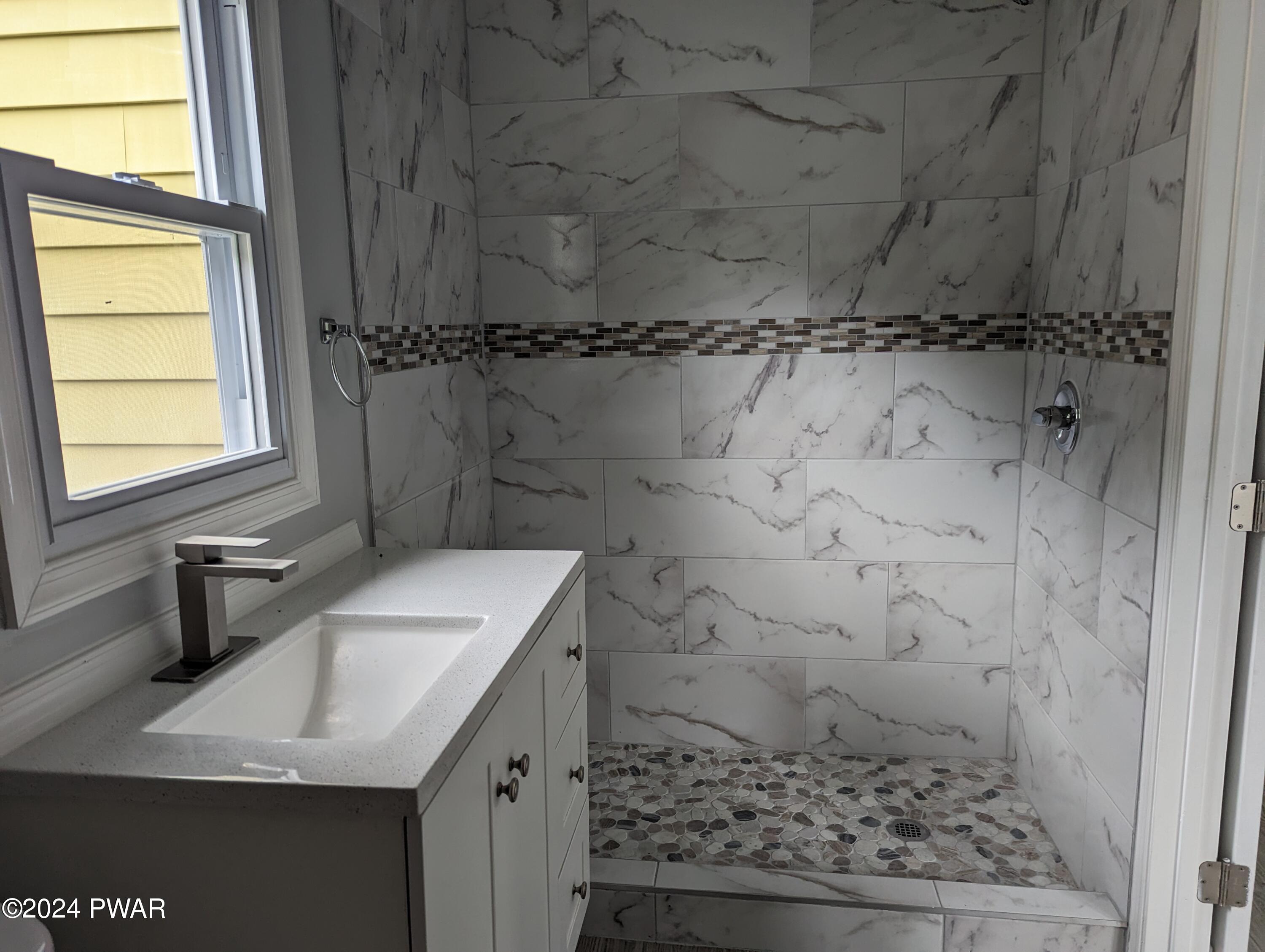 112 River Road, Unit B Matamoras, PA 18336 - Photo 6 of 10