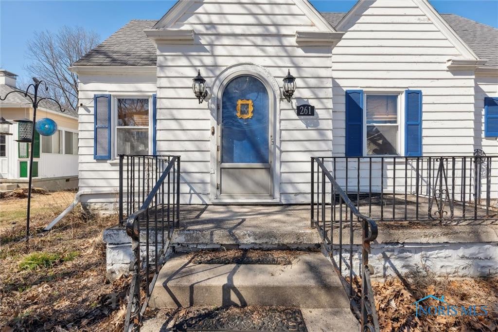 261 Rice Street Elmore, OH 43416 - Photo 3 of 30 Gallery Image 3