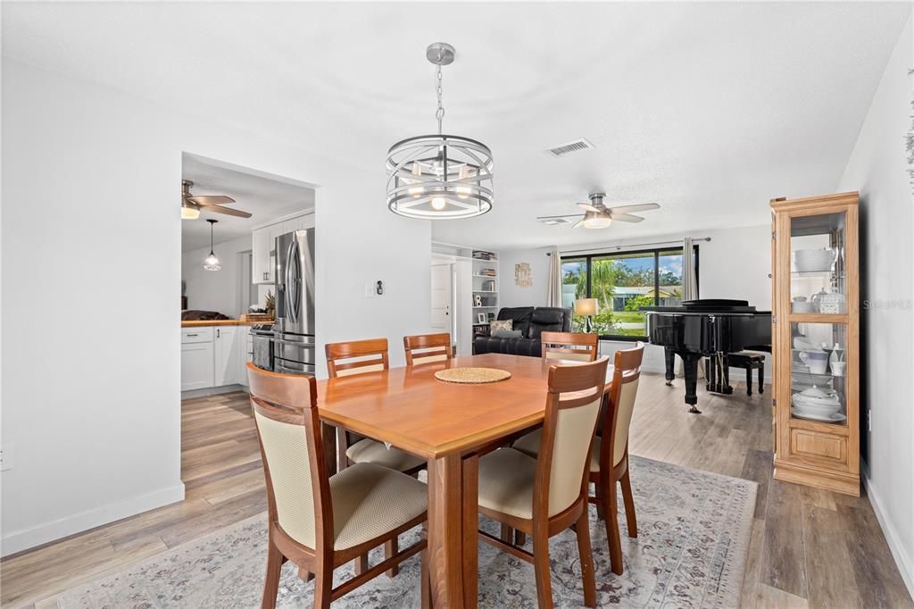 1481 Piedmont Road Venice, FL 34293 - Photo 8 of 52 DR & LR combo