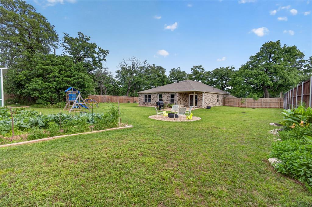 901 East 3rd Street Springtown, TX 76082 - Photo 33 of 38