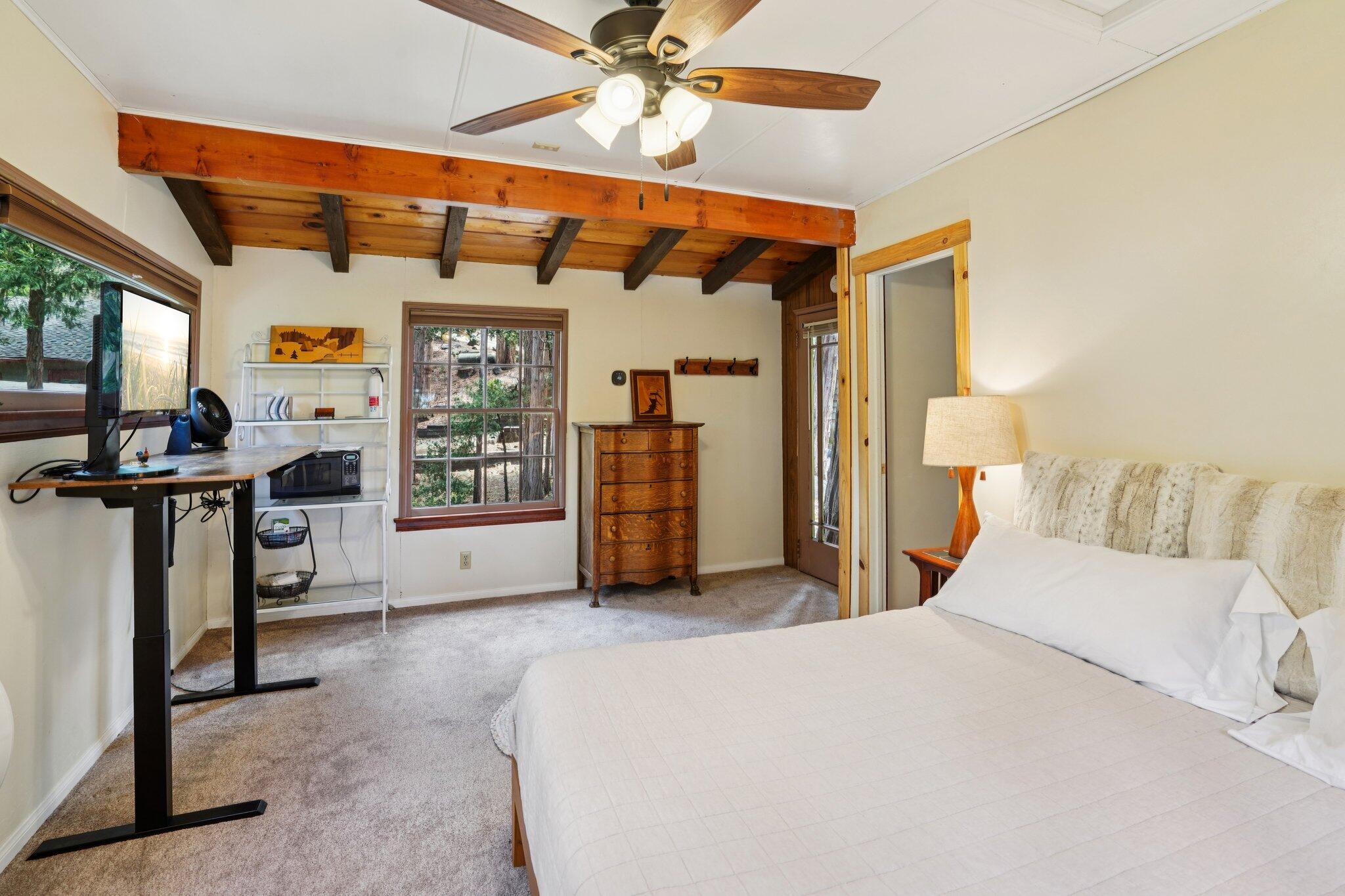 55280 Circle Way Idyllwild, CA 92549 - Photo 24 of 27 a bedroom with a bed and dresser