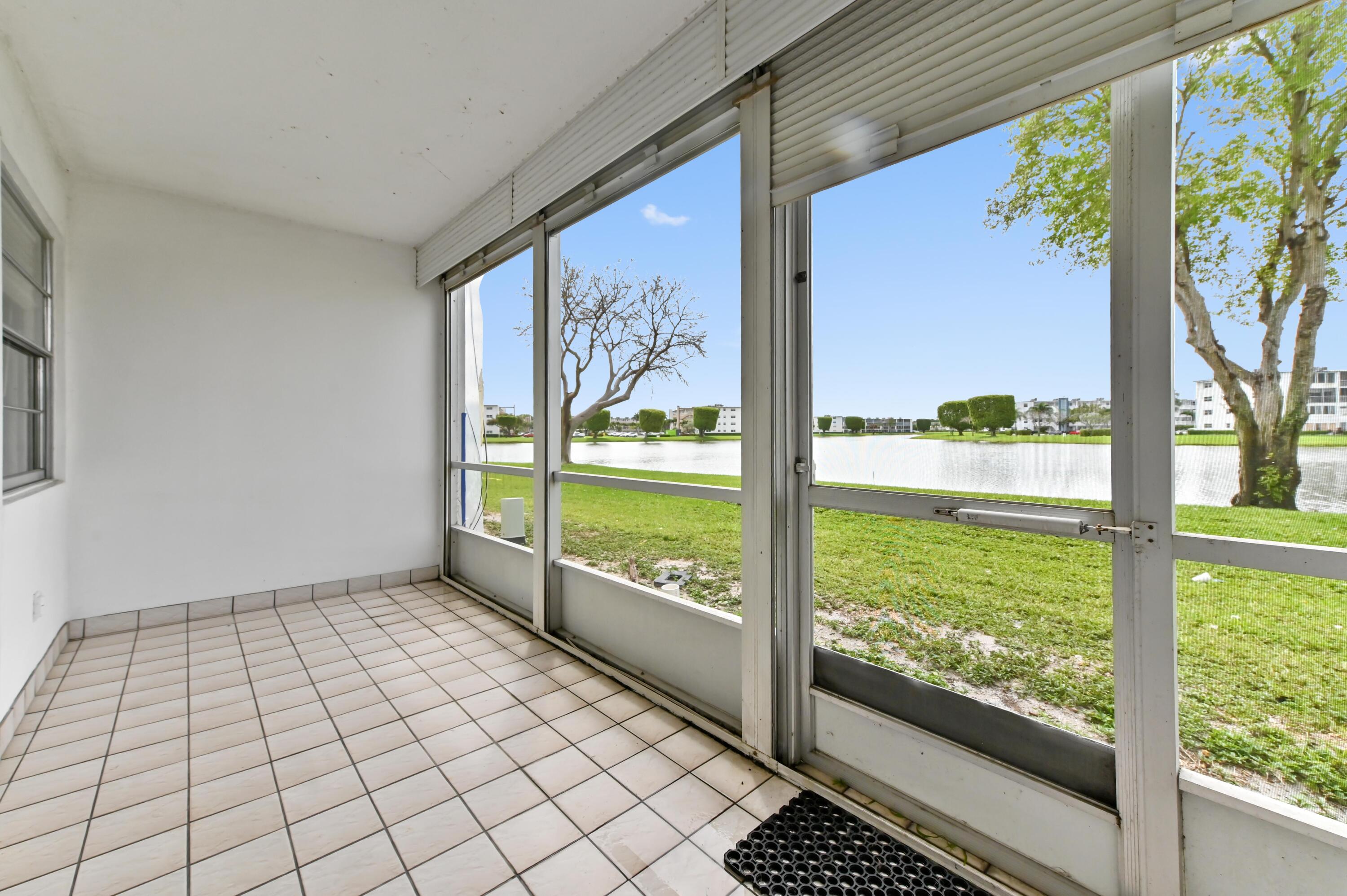 1034 Rexford B Boca Raton, FL 33434 - Photo 20 of 24 20 porch 01