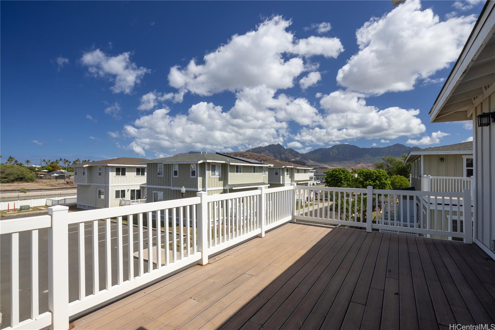 87-176 Maipalaoa Road, Unit Q38 Waianae, HI 96792 - Photo 16 of 18 a view of a house with a roof deck