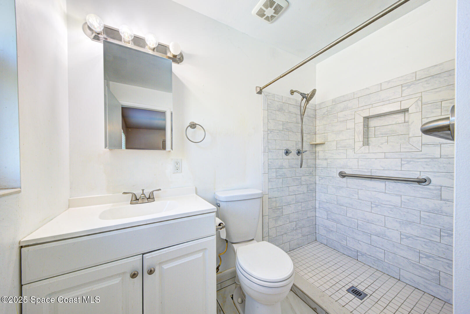 375 Cyprus Drive Cocoa Beach, FL 32931 - Photo 21 of 38 master bathroom (15)