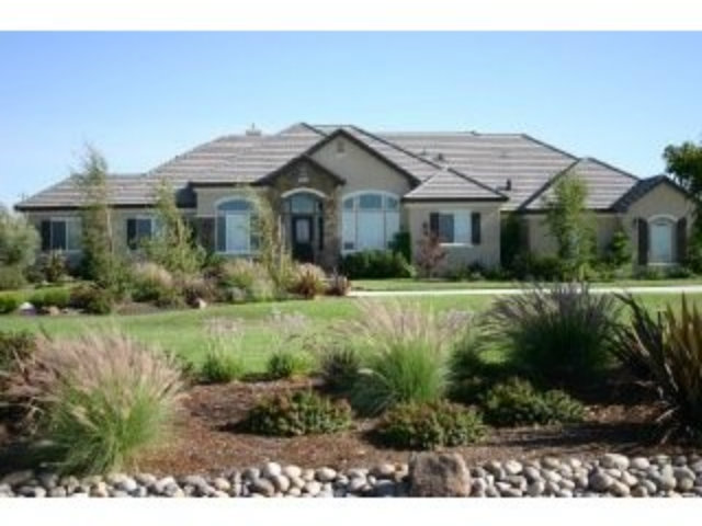 1035 Rosa Morada Road Hollister, CA 95023 - Photo 1 of 12 Gallery Image 1