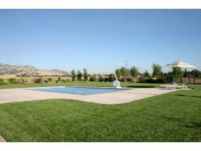1035 Rosa Morada Road Hollister, CA 95023 - Photo 4 of 12 Gallery Image 4