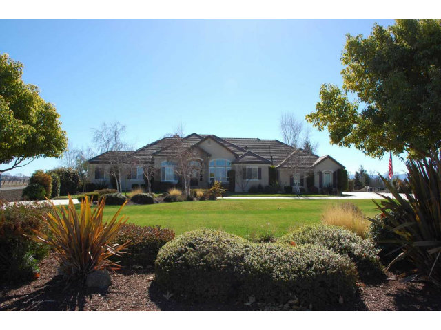 1035 Rosa Morada Road Hollister, CA 95023 - Photo 5 of 12 Gallery Image 5
